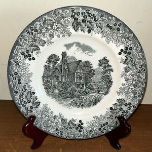Wedgwood Queen’s Ware Salad Plate Romantic England 8.25” Huddington Court